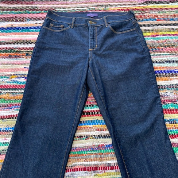 NYDJ Straight Leg Jeans -#1905 - Picture 5 of 12